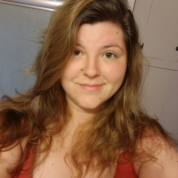 Meet your Posher, Christine - Picture 1 of 1